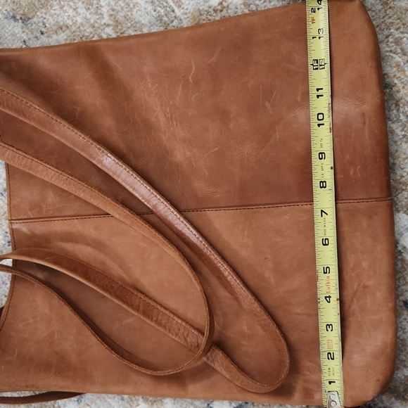 Raven + Lily Leather Shoulder Bag - Picture 9 of 10